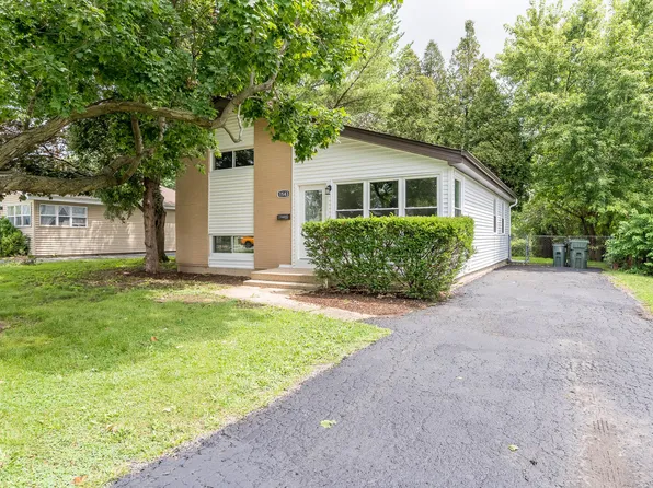 1543 Larry Ln, Glendale Heights, IL 60139