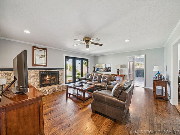 4th image of 3803 E 60th St S