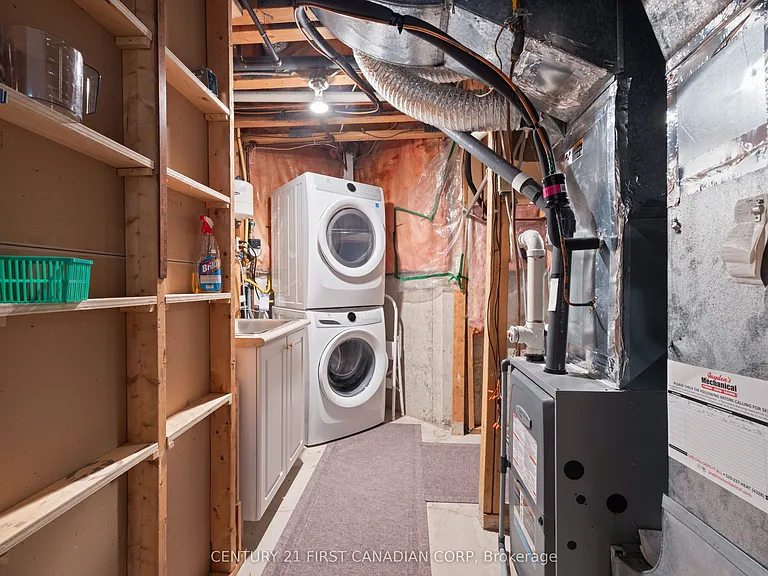 90 Ontario St S #12 — Photo 31