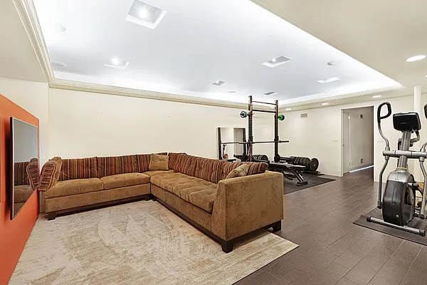 Sold by Compass | media 22