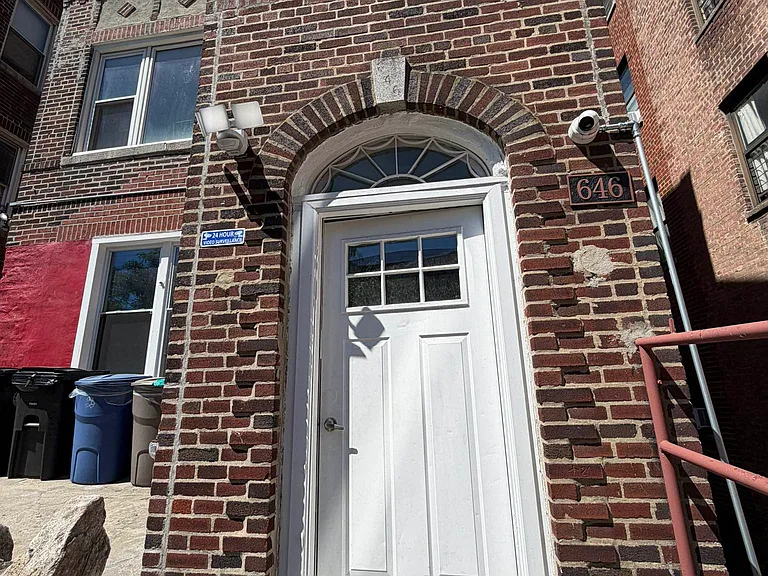 646 W 207th St #1 — Photo 9