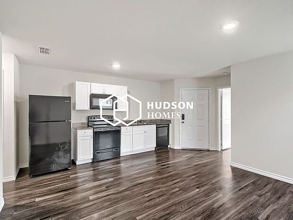 5th image of 1368 Locust St