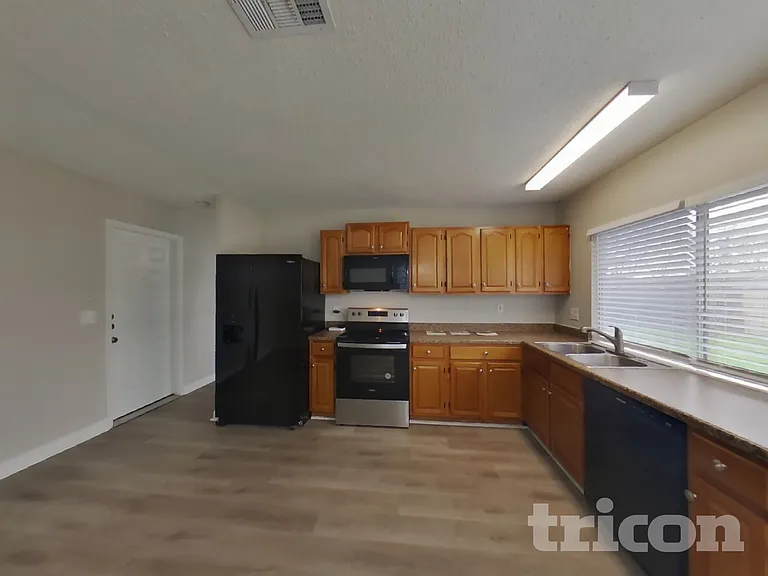 7326 Glen Trl — Photo 5