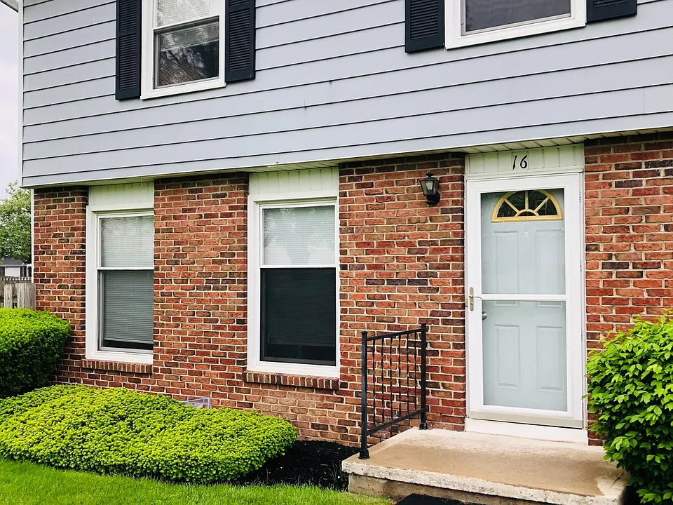 16 Huntsman Way