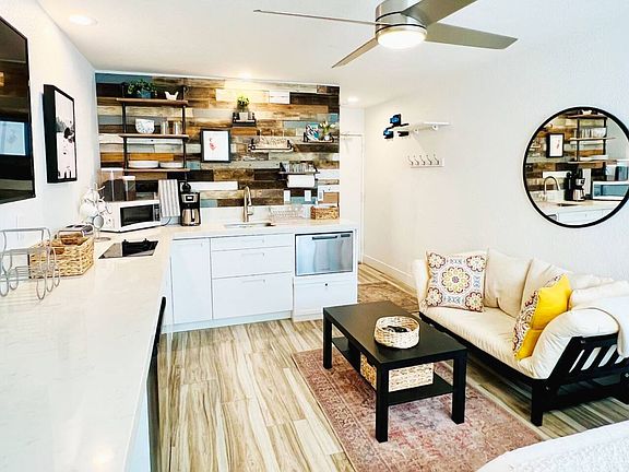 3rd image of 2015 Prospector Ave #110