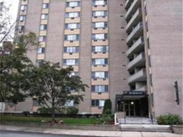 1025 Hancock St APT 8F, Quincy, MA 02169
