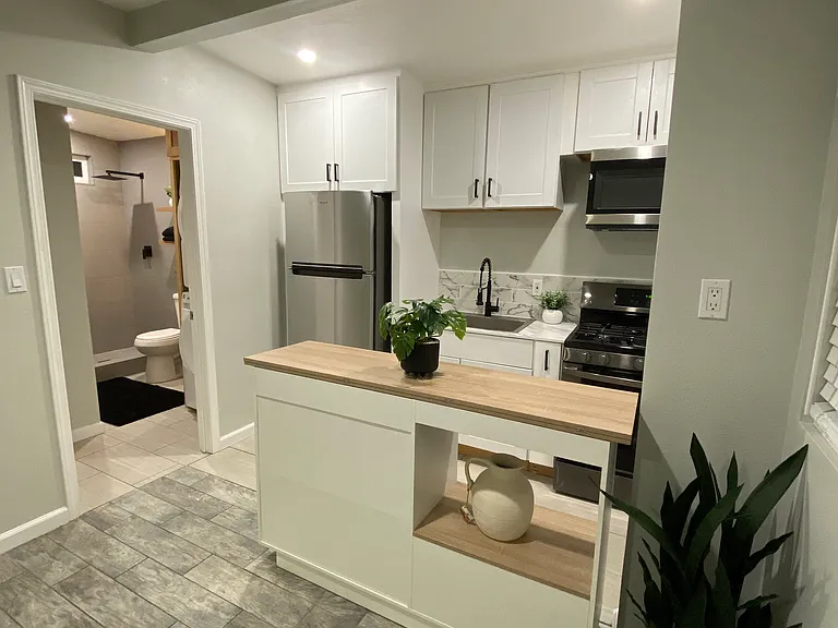 2269 El Sol Ave — Photo 7