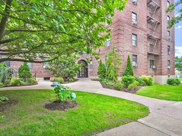 26-20 141st Street image 2 of 22