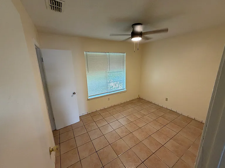 5302 Springfield Ave #224 — Photo 9