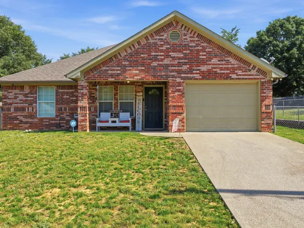 401 Crosby St, Lindale, TX 75771