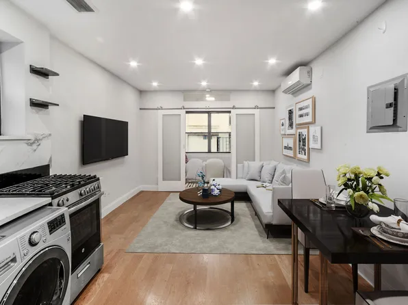 313 East 61st Street image 1 of 8