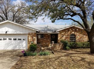 6966 Crabtree Ln, North Richland Hills, TX 76182