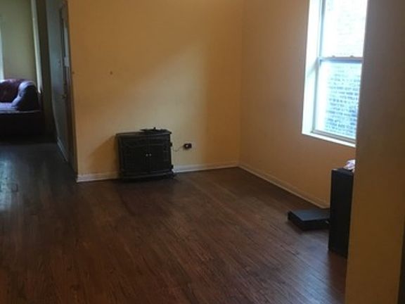 4th image of 1728 N Luna Ave