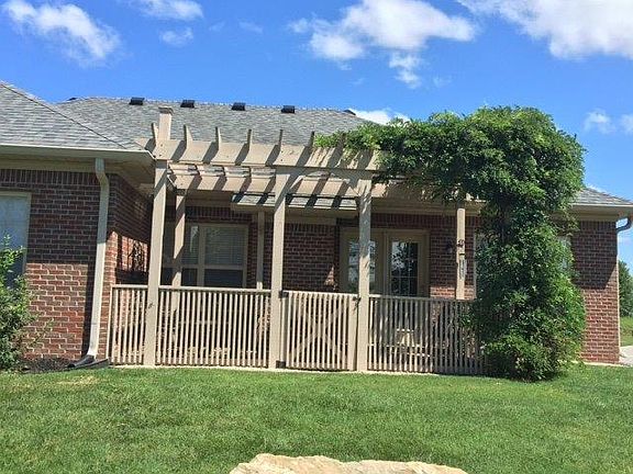 3rd image of 1000 Berry Hill Dr