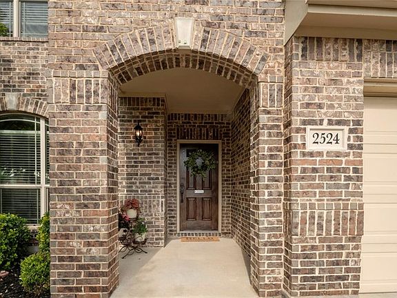 2nd image of 2524 Heatherdale Dr