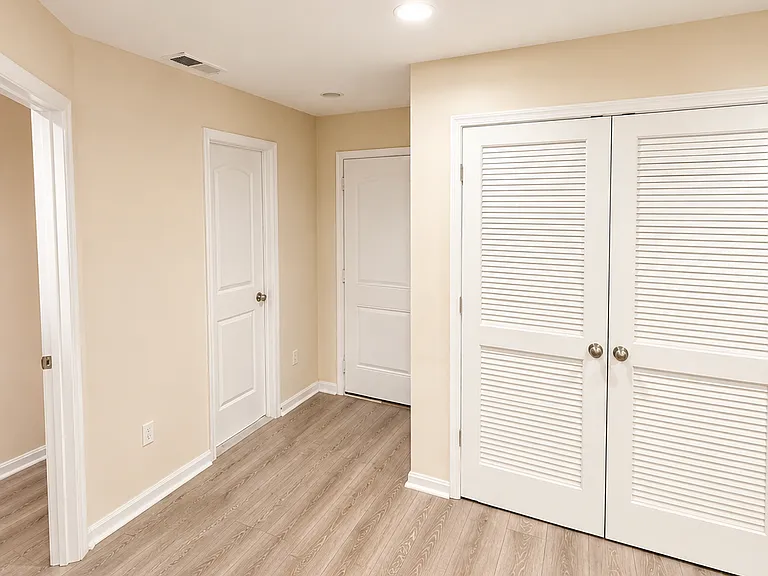 9027 Endicott Pl — Photo 3