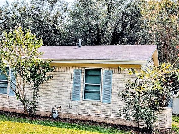 2nd image of 605 Yucca Ln