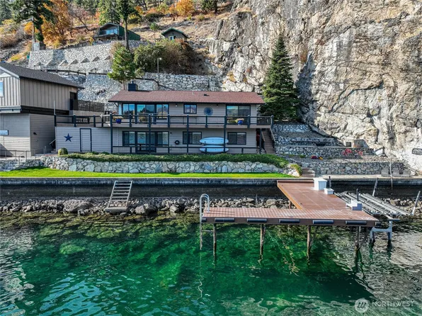 10370 S Lakeshore Rd, Chelan, WA 98816