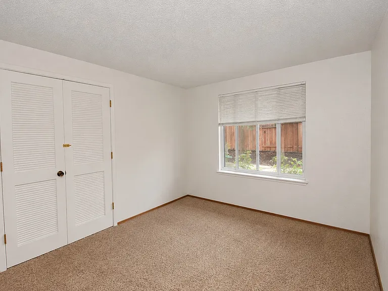 2212 Wabash Cir — Photo 8