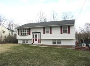 75 Cardinal Dr, Poughkeepsie, NY 12601