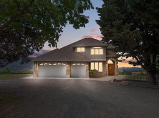 40 Ashland Acres Rd, Ashland, OR 97520