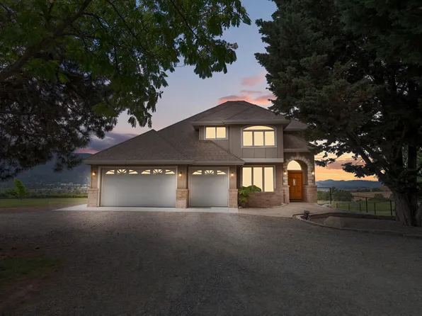 40 Ashland Acres Rd, Ashland, OR 97520