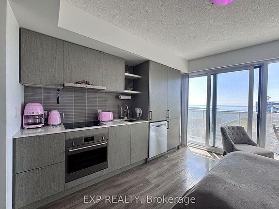 2nd image of 100 Harbour St #4508