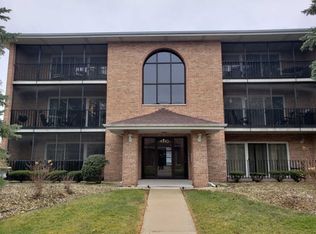 4943 E Circle Dr APT 303, Crestwood, IL 60418