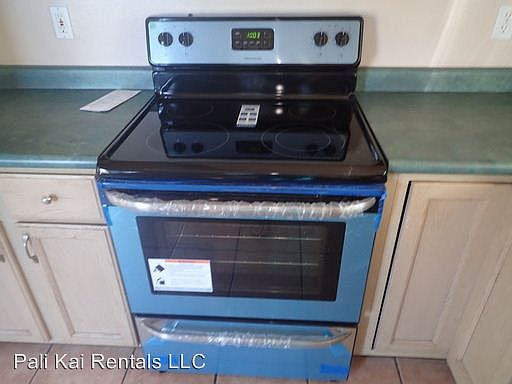 1st image of 484A Kaiola Pl