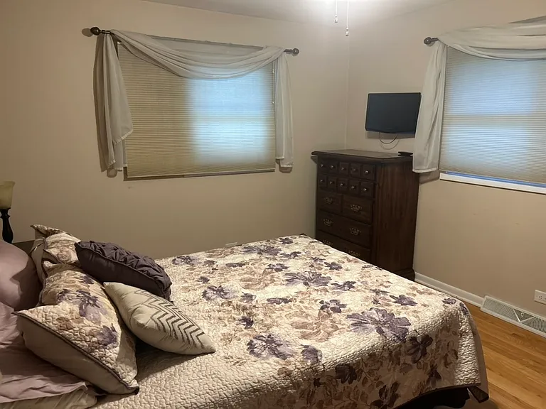 1126 Laurel Ln — Photo 13