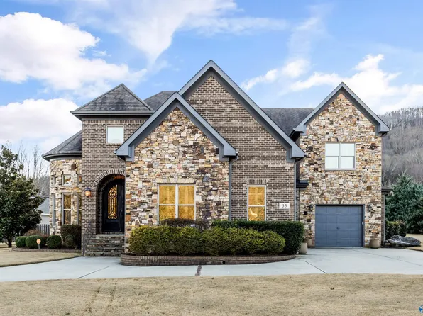 35 McMullen Ln SE, Gurley, AL 35748