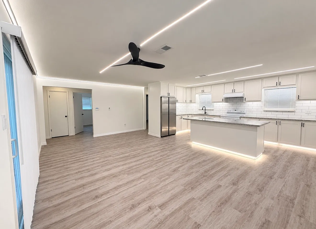 4 bed, 1400 sqft, $2,200 — Photo 1