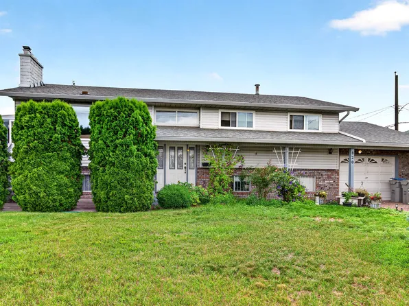 820 Invermere Ct, Kamloops, BC V2B 7T4
