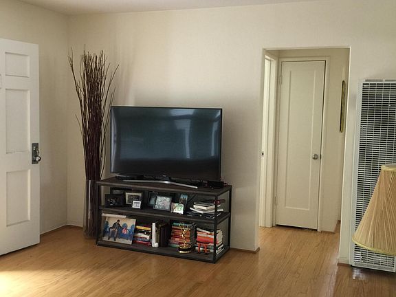 3rd image of 1143 Pine St APT 1
