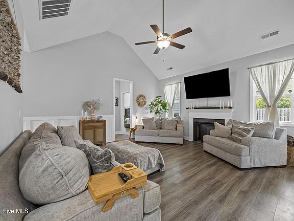 3rd image of 2120 Blue Bonnet Circle