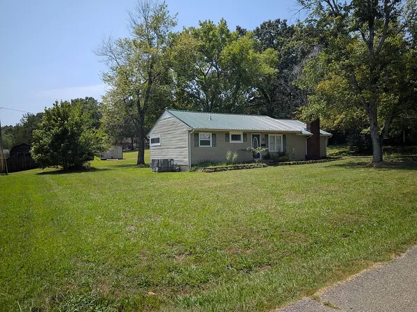 132 Hawley St, Camden, TN 38320
