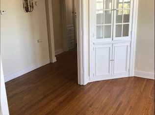 2417 N University St APT 3, Peoria, IL