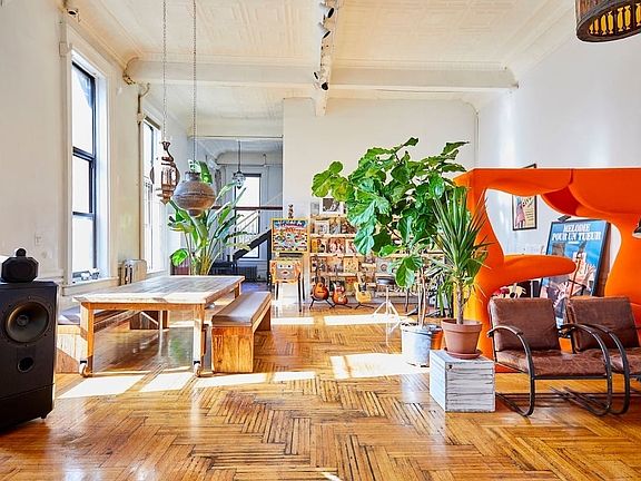 3rd image of 269 W 25th St #1