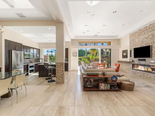 435 Falcon View Cir, Palm Desert, CA 92211