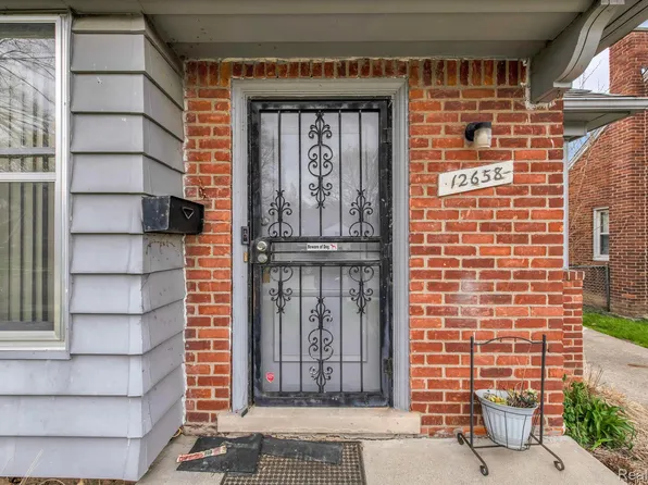 12658 Woodmont Ave, Detroit, MI 48227