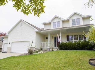 1166 Broadway Dr, Sun Prairie, WI 53590