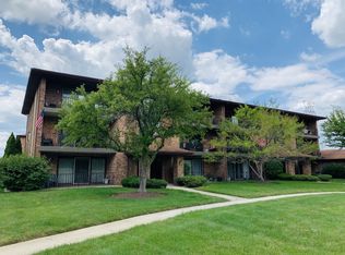 8806 140th St #2D, Orland Park, IL 60462