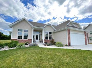 922 E Mdw, Edgerton, WI 53534