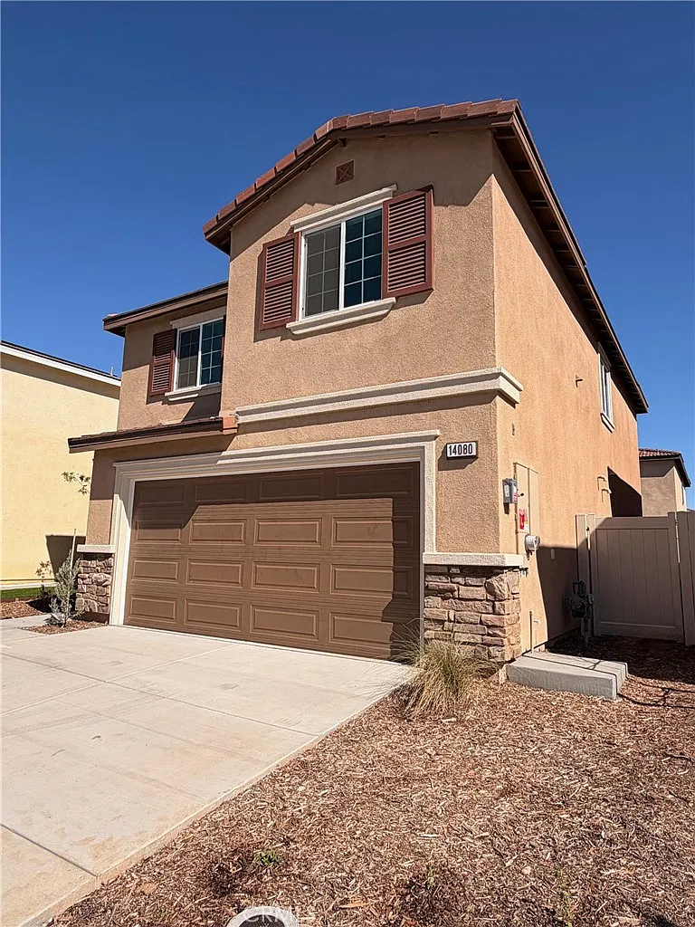 3 bed, 2.5 bath, 1575 sqft, $3,300 — Photo 2