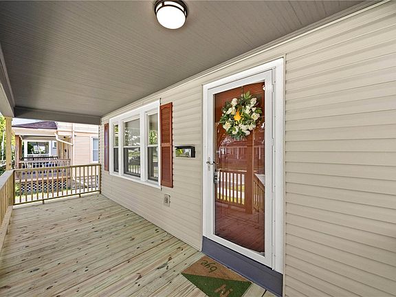 4th image of 265 Melville St