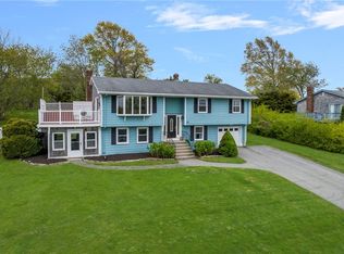 23 Algonquin Dr, Middletown, RI 02842