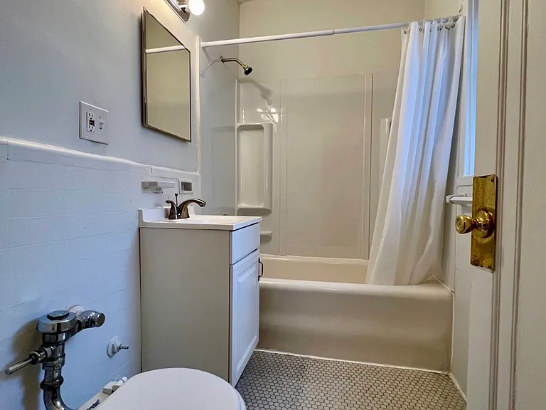 4417 Forest Park Ave #101 — Photo 18