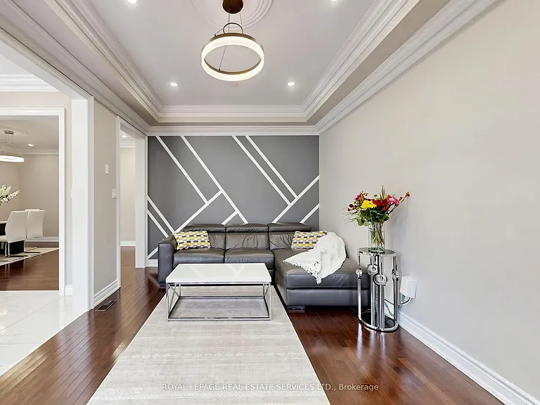 1158 Atkins Dr — Photo 4