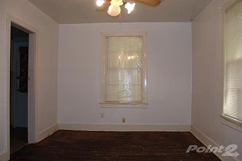 4th image of 307 East St