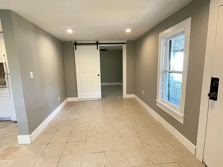 608 E Anderson St #4 — Photo 6